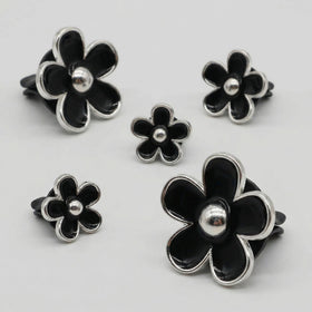 4pcs Cute Daisy Flowers Car Air Freshener Vent Clips Girly Flowers Car Accessories for Women 4 Sizes Sparkle Black Silver Flower Car Vent Clips Refillable Clips On Car Diffuser