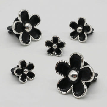 4pcs Cute Daisy Flowers Car Air Freshener Vent Clips Girly Flowers Car Accessories for Women 4 Sizes Sparkle Black Silver Flower Car Vent Clips Refillable Clips On Car Diffuser